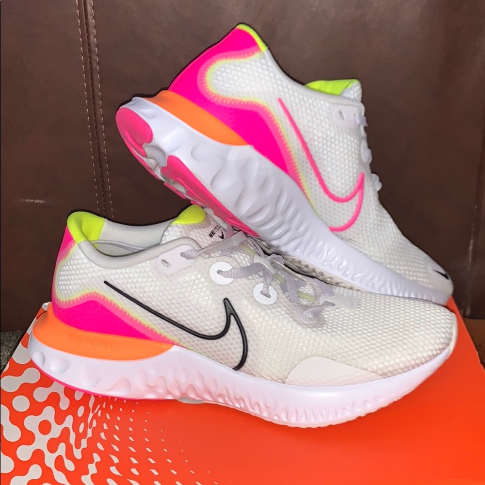 Nike Renew Run (worn once, with box)